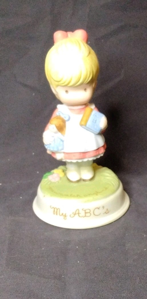 Vintage 1986 Avon Joan Walsh Anglund \