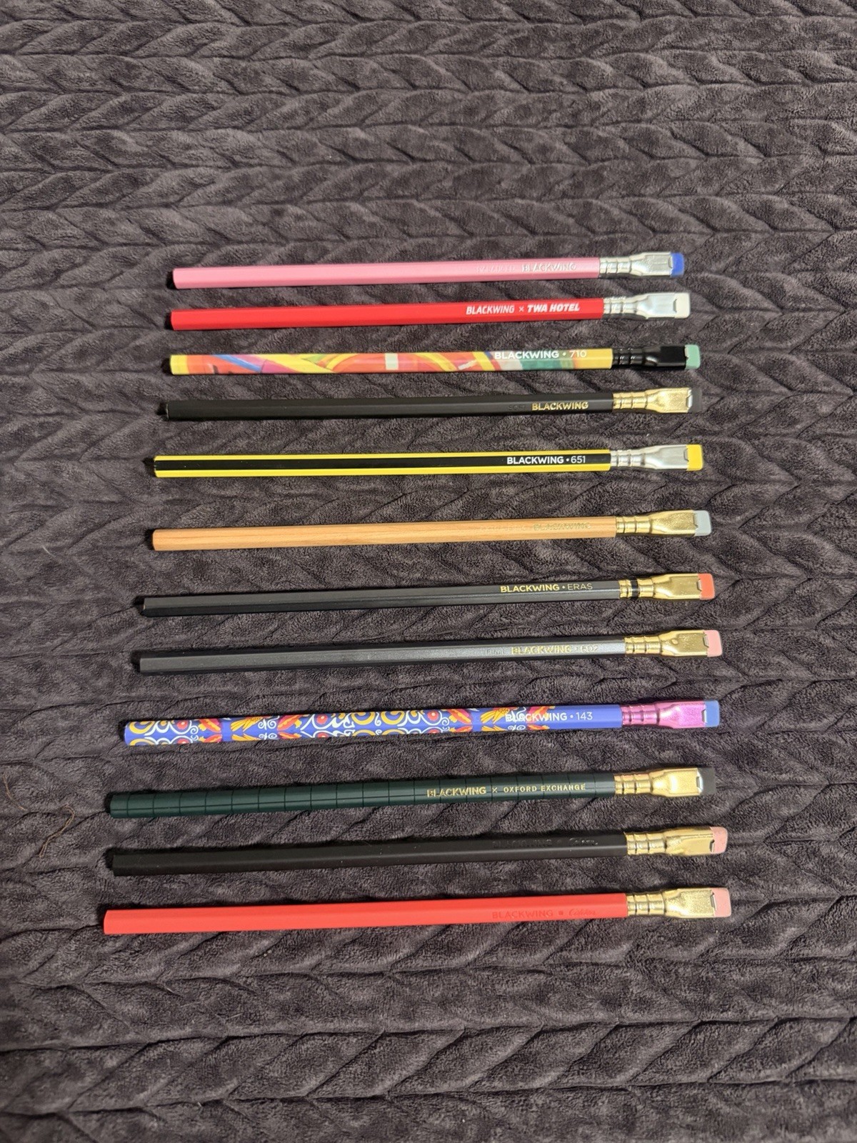BLACKWING VOLUMES Lot Of 12 Pencils No Box (w2)
