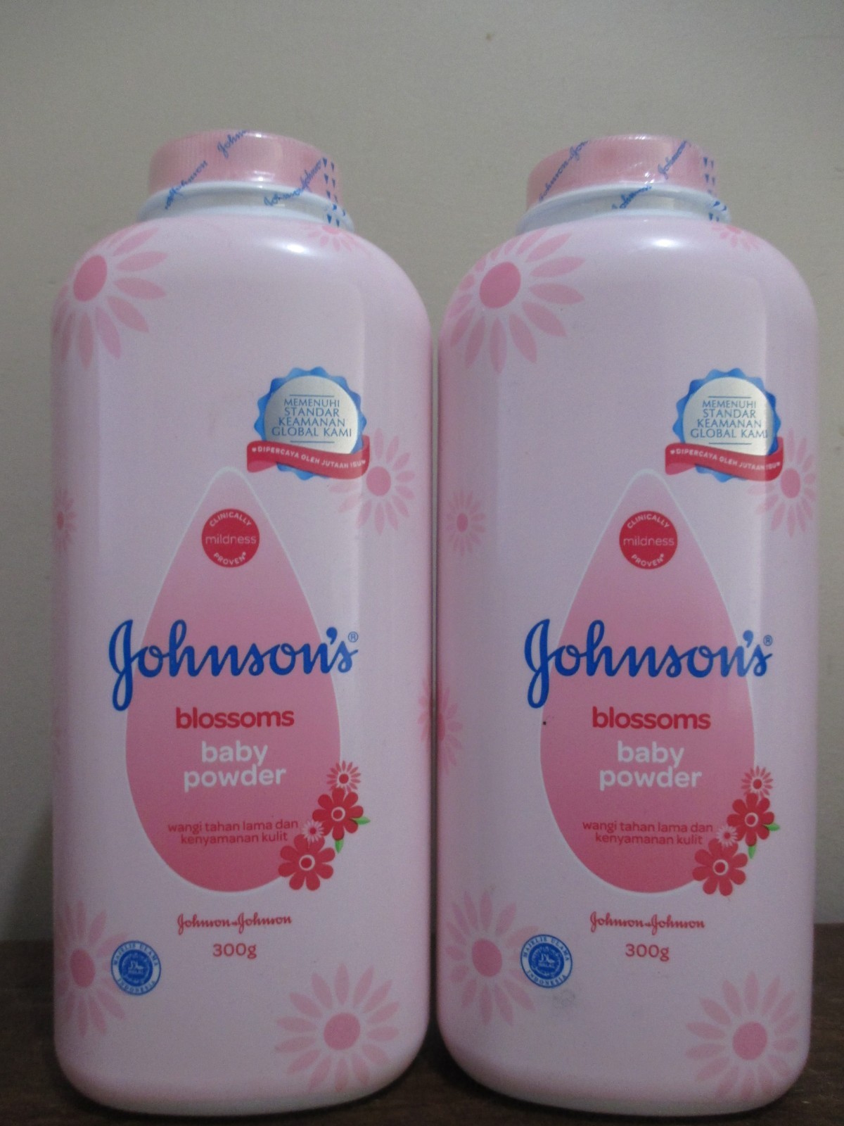 2x Johnson's Blossoms Baby Powder Talc, 10 oz (300g)  original