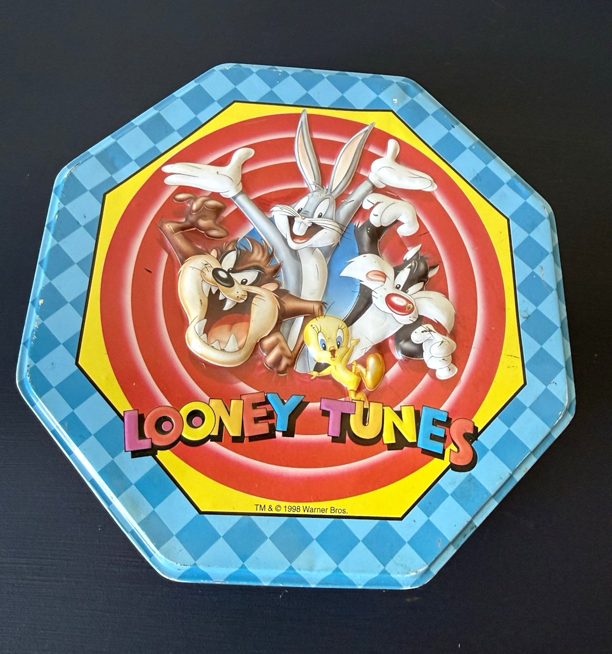 Vintage 1998 Warner Bros Looney Tunes Octagon Tin Bugs Bunny Taz Tweety Sylveste