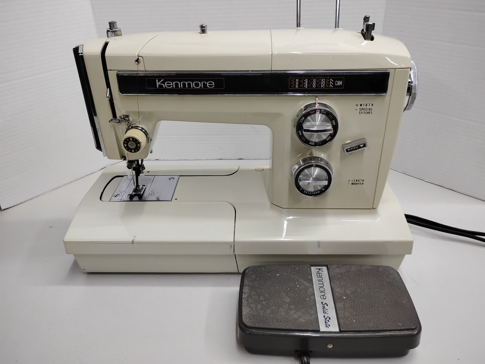 Sears Kenmore Sewing Machine Model 158.19131 - Made in Japan - Works - Read
