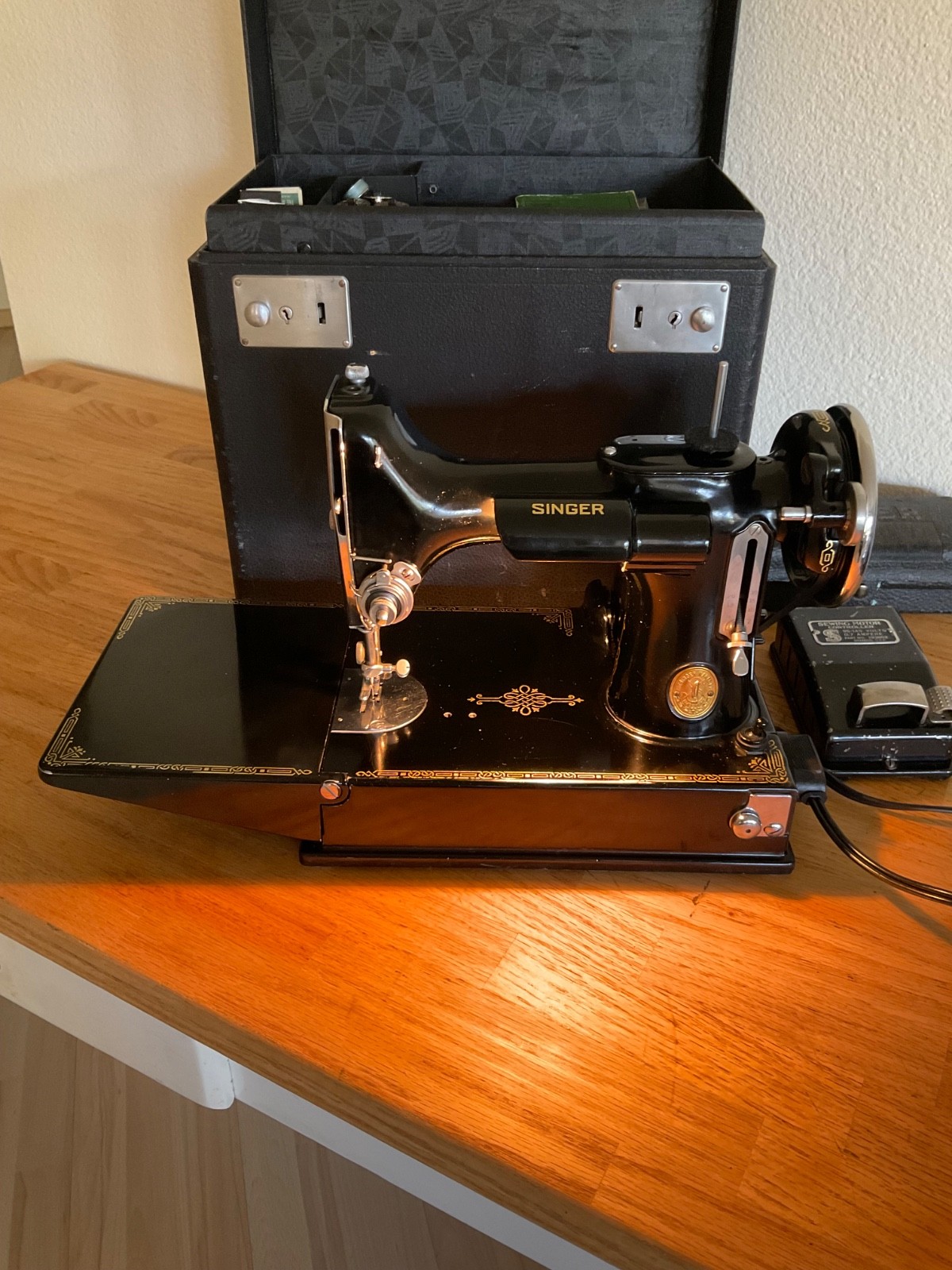 1934 Singer 221 School Bell Featherweight Sewing Machine Serviced