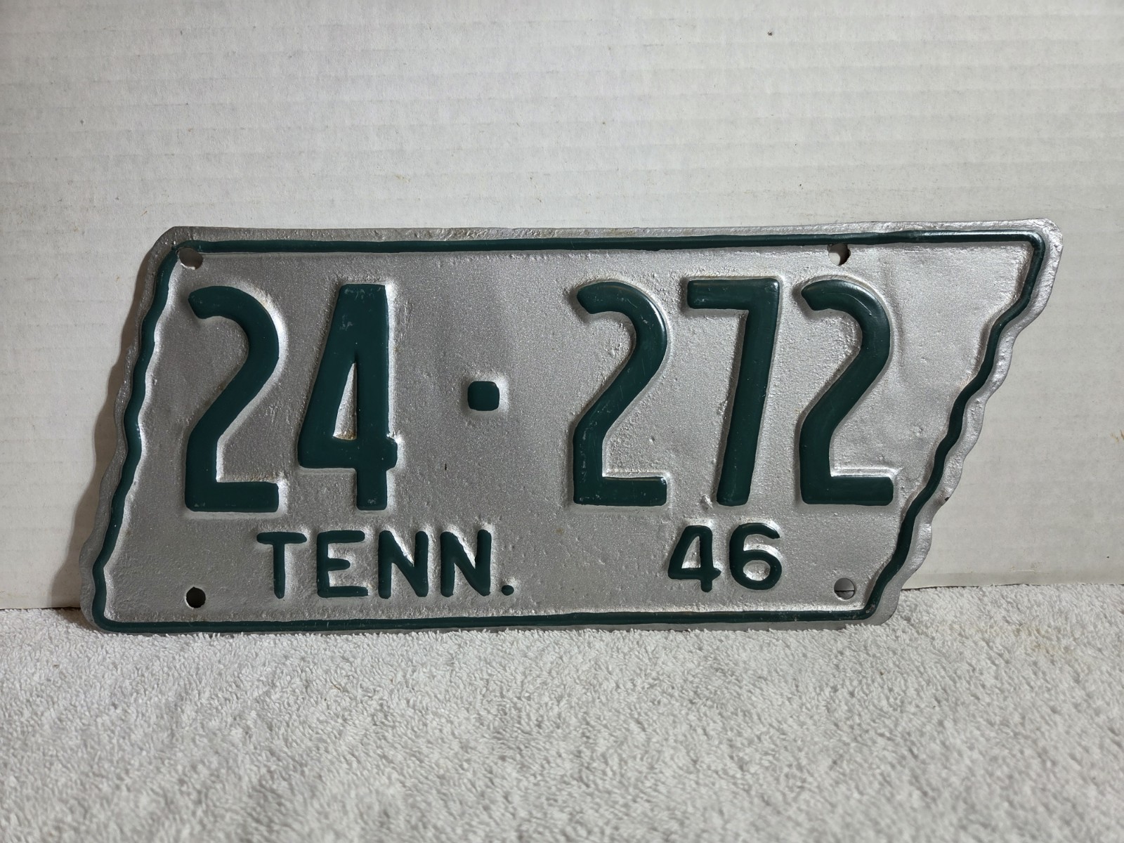 Vintage 1946 Tennessee License Plate - GILES COUNTY - REPAINTED