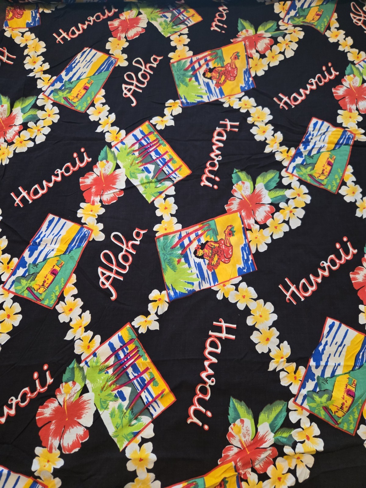 Vintage Rayon Fabric 15 Yards Scenic Novelty Hawaiian Village Print NOS