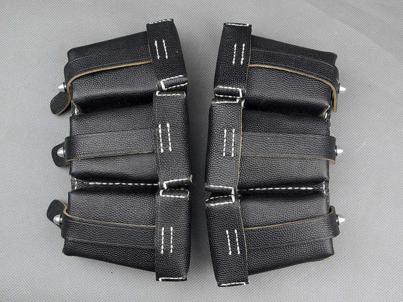 Pair of Replica WW2 German early style k98 toolkit pouch [Black]