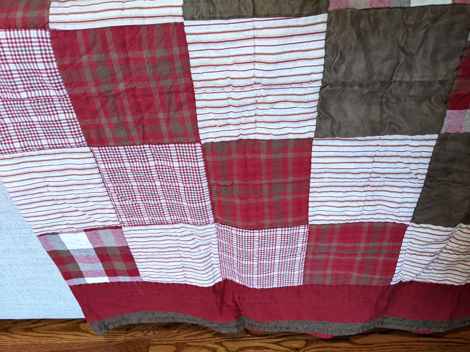 Vintage Woolrich Patchwork Quilt w/Cranberry Faux Suede 92\