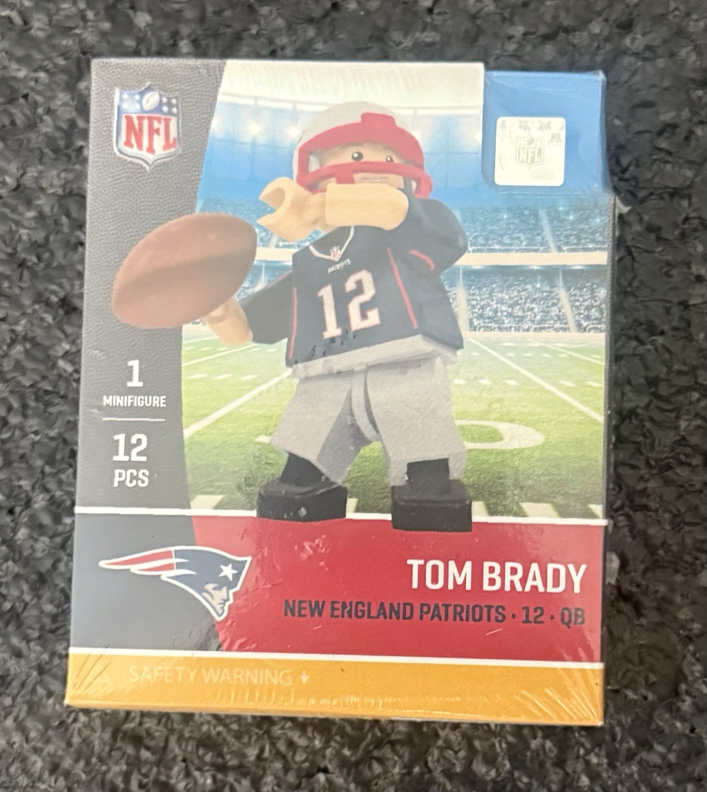 OYO Sports Tom Brady Patriots #12 Minifigure w/ Helmet Football Stand Gen 4
