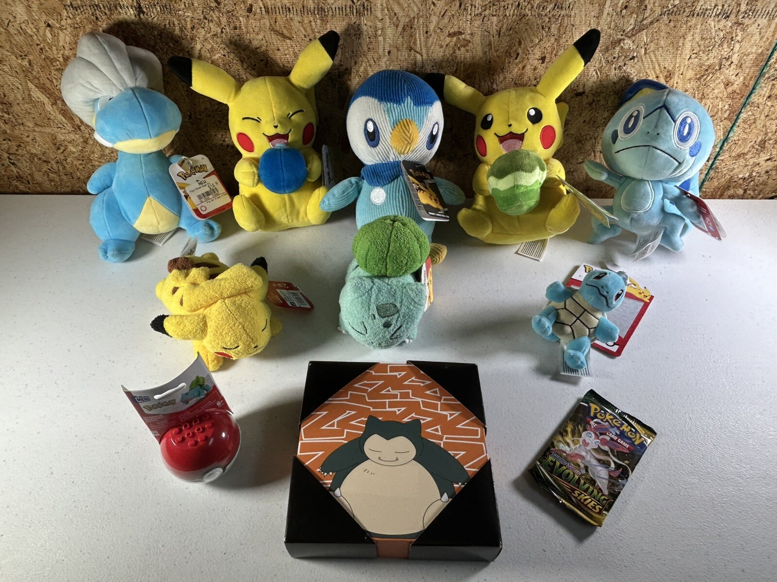 Pokemon Plush Lot Of 5x 8”, 2x Small, 1x Clip On, 1x Pack Evolving Skies, 1x Pic