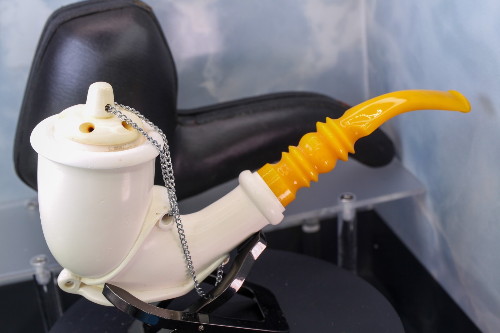Cleaned- STUNNING SMS Meerschaum Sitter with Wind Cap CHIMNEY (with Case) Pipe