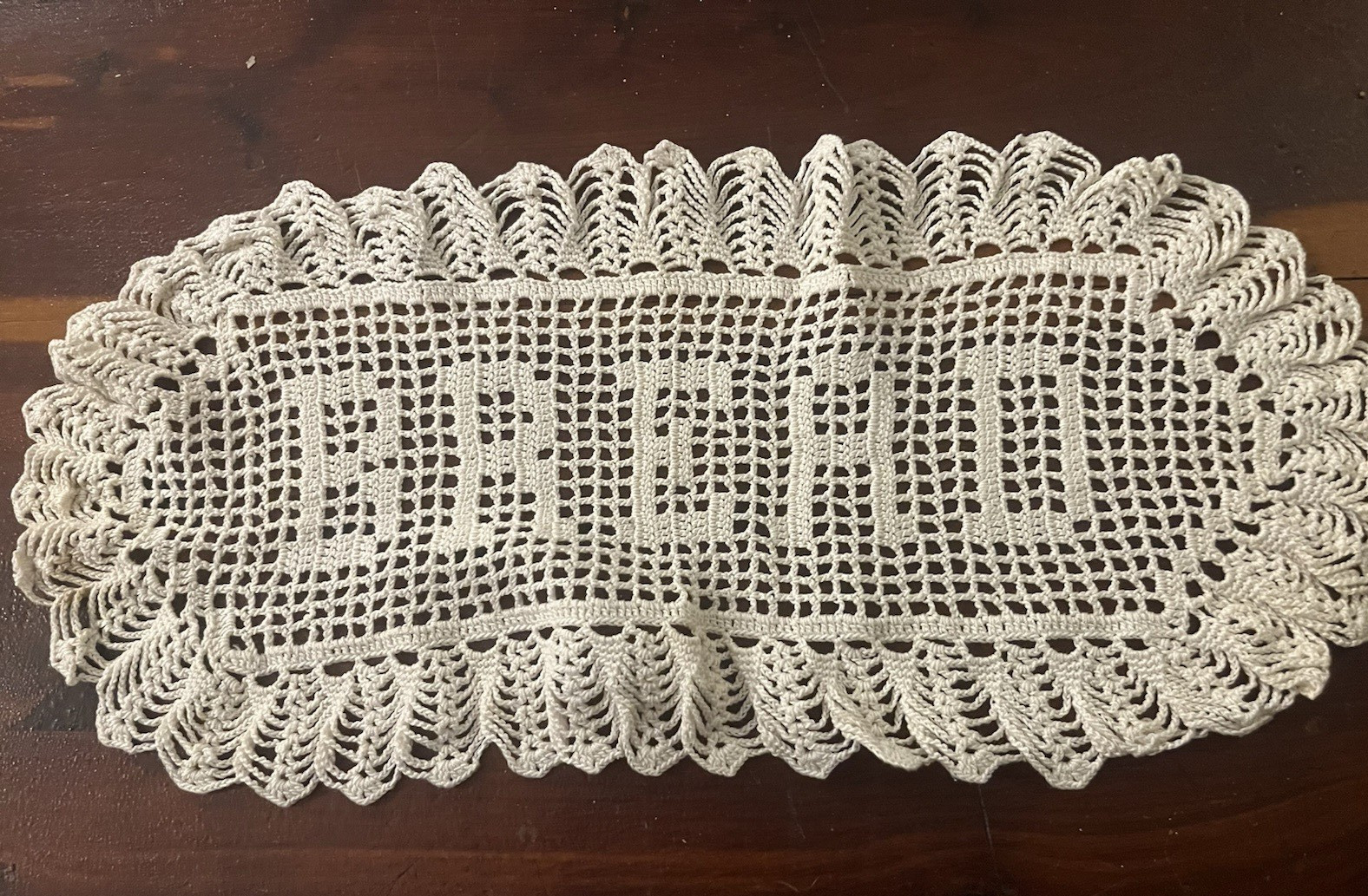 BEAUTIFUL VINTAGE BREAD BASKET DOILY VICTORIAN COTTAGECORE DECOR, LARGE