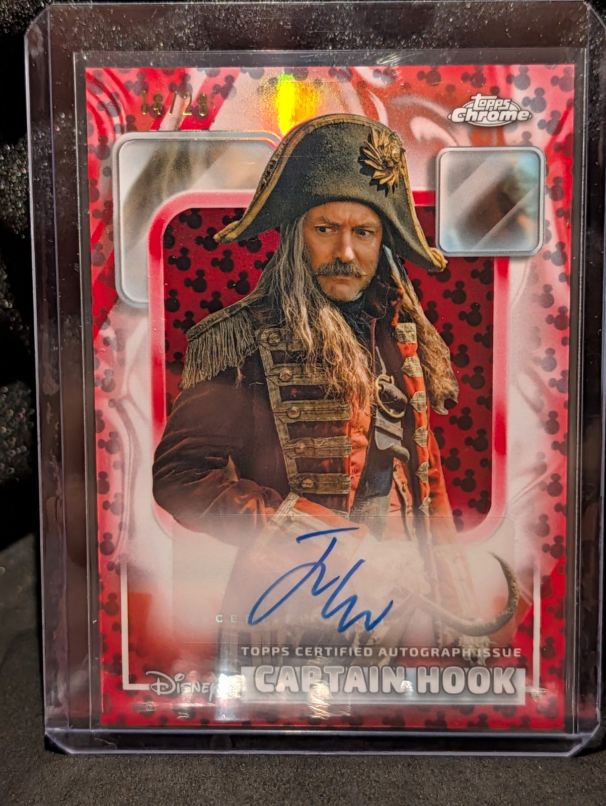 Topps 2026 Topps Disney Chrome Captain Hook AA-JL Jude Law Authentic Auto /28