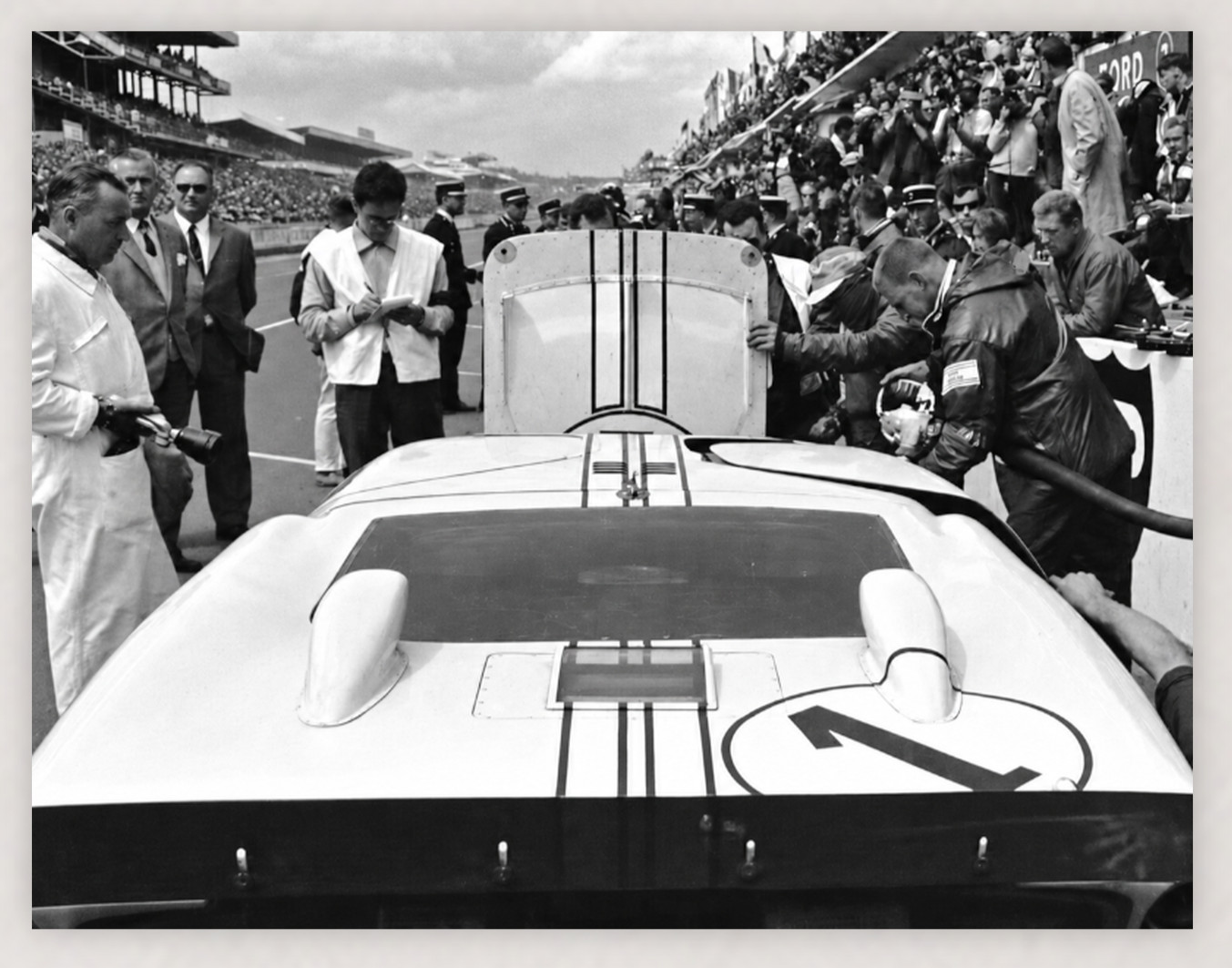 11X8.5 1966 LE MANS #1 FORD GT40 MKII SCRUTINEERING PHOTO REPRODUCTION PRINT