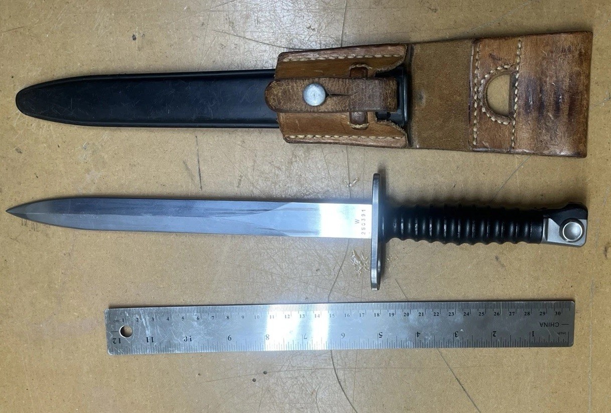 Swiss STG 57 Model 1957 Bayonet With scabbard and leather frog 
