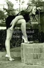 WW2 Picture Photo retro Vintage Woman 6176 picture