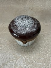 Limoges France Peint Main Chocolate Souffle/Cupcake Porcelain Trinket Box NICE picture
