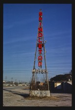 Photo:Spindletop Motel sign, Beaumont, Texas picture