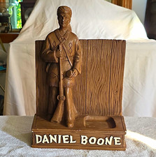 RARE VINTAGE CHALKWARE DANIEL BOONE DISTILLERY AD Display Figurine Stand Holder picture
