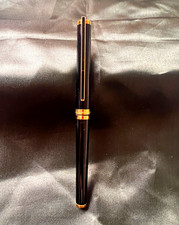 Vintage S.T. Dupont Classique Fountain Pen Black Laque de Chine 18K Gold Nib picture