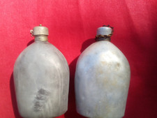 2 WW1 US ARMY 1918 CANTEENS VERY NICE BOTH AGM 1918 DATED. picture
