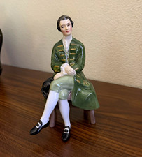 Royal Doulton A Gentleman From Williamsburg HN 2227 Figurine 6.25” Vintage picture