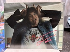 Joseph Quinn Signed Photo 8x10  MAS COA Stranger Things Character Name “Eddie” picture