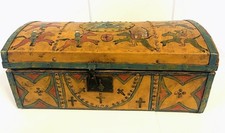Rare Antique 1800s CROW NATIVE AMERICAN Trunk With Ledger Type Drawings picture