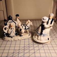 Vintage Blue & White Porcelain Figurine Set Musical Plays Raindrops Keep Fallin picture