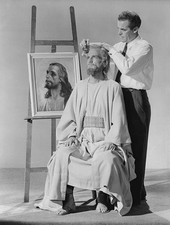 Makeup artist styling Robert Wilson's hair 1953 motion picture Day- Old Photo picture