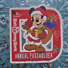 Disney annual passholder Magnet Mickey Christmas ''FAN ART MAGNET' picture
