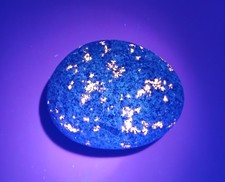Fluorescent Sodalite ( Yooperlite ) A Bright 4.5 Ounce Lake Superior Yooperlite picture