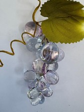 Set of 100 VTG style light pastel acrylic grape clusters, picture