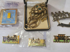 Lot of 6 Vintage Lions Club Pins - Mixed Collection *Includes:* 1. Lions Club picture