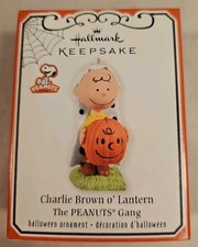 2012 Hallmark Charlie Brown O' Lantern Halloween Keepsake Ornament Peanuts NEW picture