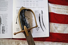 AMERICAN REVOLUTIONARY WAR FRENCH OFFICER HUSSAR SWORD CA 1780 picture
