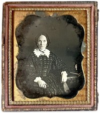 1850s WOMAN w/ PENETRATING STARE Holding Book 1/6 Plate Daguerreotype picture