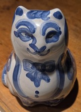 Vintage M.A. Hadley Stoneware Fat Cat Figurine Blue White Hand Painted Signed picture