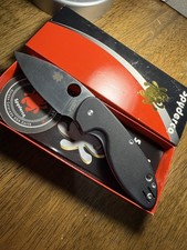 Spyderco Efficient Linerlock Folding Knife 3
