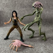 90’s Alien Resurrection Lot Newborn FaceHugger Ripley Kenner Signature Series picture