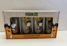🧡🖤NIB Peanuts Halloween Charlie Brown Glassware Set picture