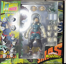 Kaiyodo Amazing Yamaguchi Izuku Midoriya w/ Air Force Gauntlets picture