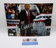 Donald Trump Signed 8x10 Photo With COA (2373644) (President) picture