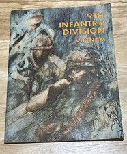 Rare 1969 9th Infantry Division Vietnam Combat Art Soldier Artwork Photography picture