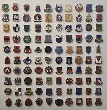 100 Vintage US Army Military Pins Badges Medal DUI Lot Distinguished Unit Lot 2 picture
