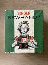 BOXED 1953 SINGER SEWHANDY MODEL 20 CHILD'S SEWING MACHINE USED picture