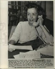 1962 Press Photo Gloria Mead shuns phone use tax - now23200 picture