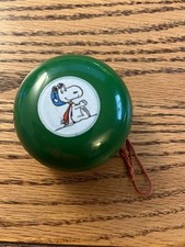 Vintage Snoopy Yo-Yo United Feature Syndicate Peanuts - Green picture