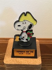 Vintage 70’s Aviva Peanuts Snoopy Spirit Of 76 Trophy Award Bicentennial 1976 picture