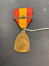 Original WW1 Belgian Commemorative War Medal with Royal Crown and Bar Device picture