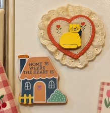 2 New Vintage Heart Refrigerator Magnets Russ Bertie Cat Cottage 80s Country picture