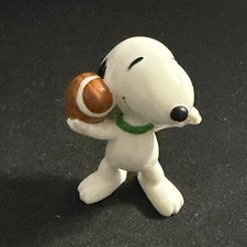 Snoopy Peanuts Football Player Brown Ball Sports Game Athlete Vinyl Figure picture